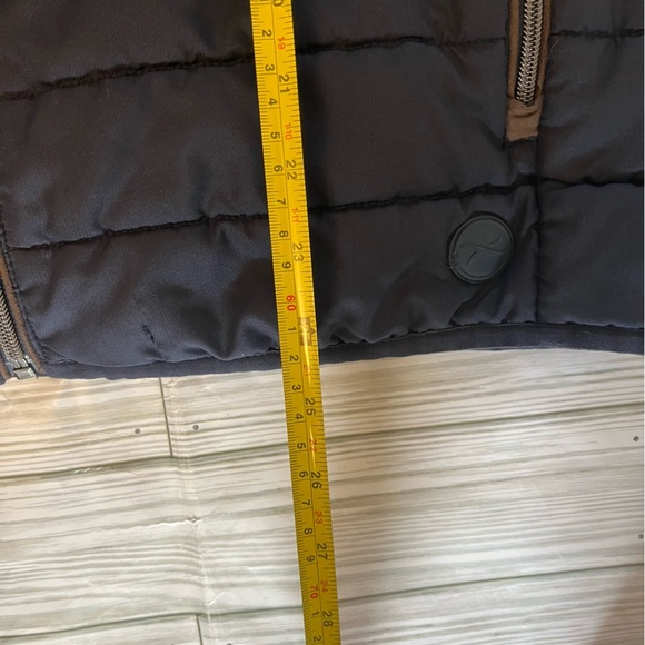 Brad Willis Zero-Down Puffer Vest - Picture 7 of 9